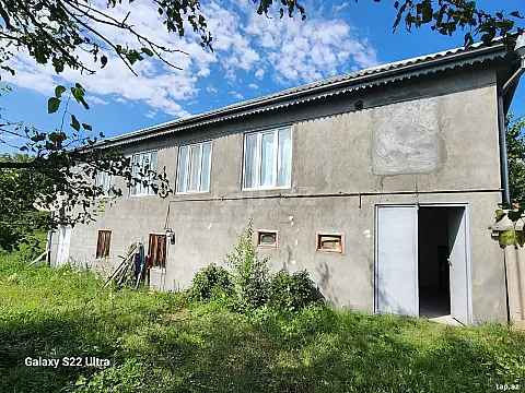 Satılır 4 otaqlı həyət evi