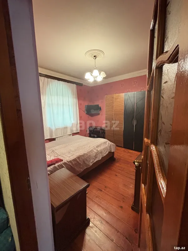 Satılır 4 otaqlı həyət evi