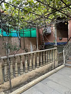 Satılır 4 otaqlı həyət evi