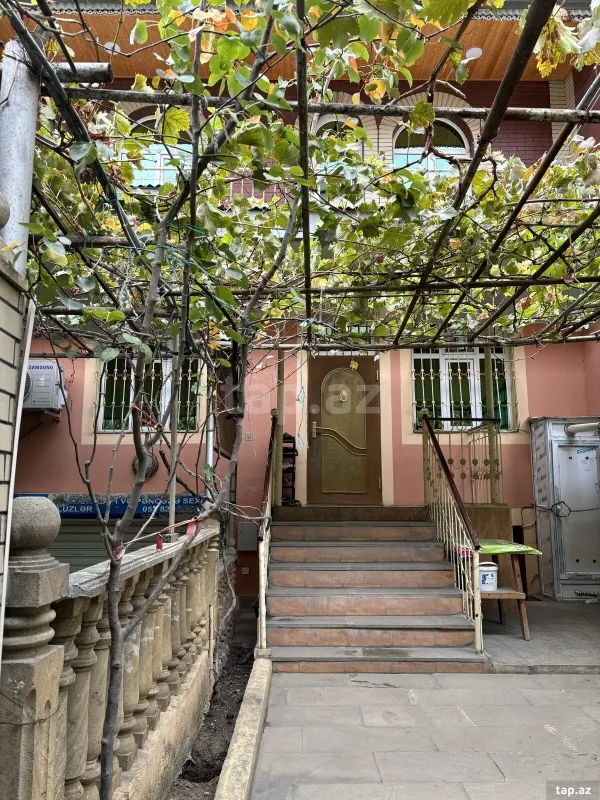 Satılır 4 otaqlı həyət evi