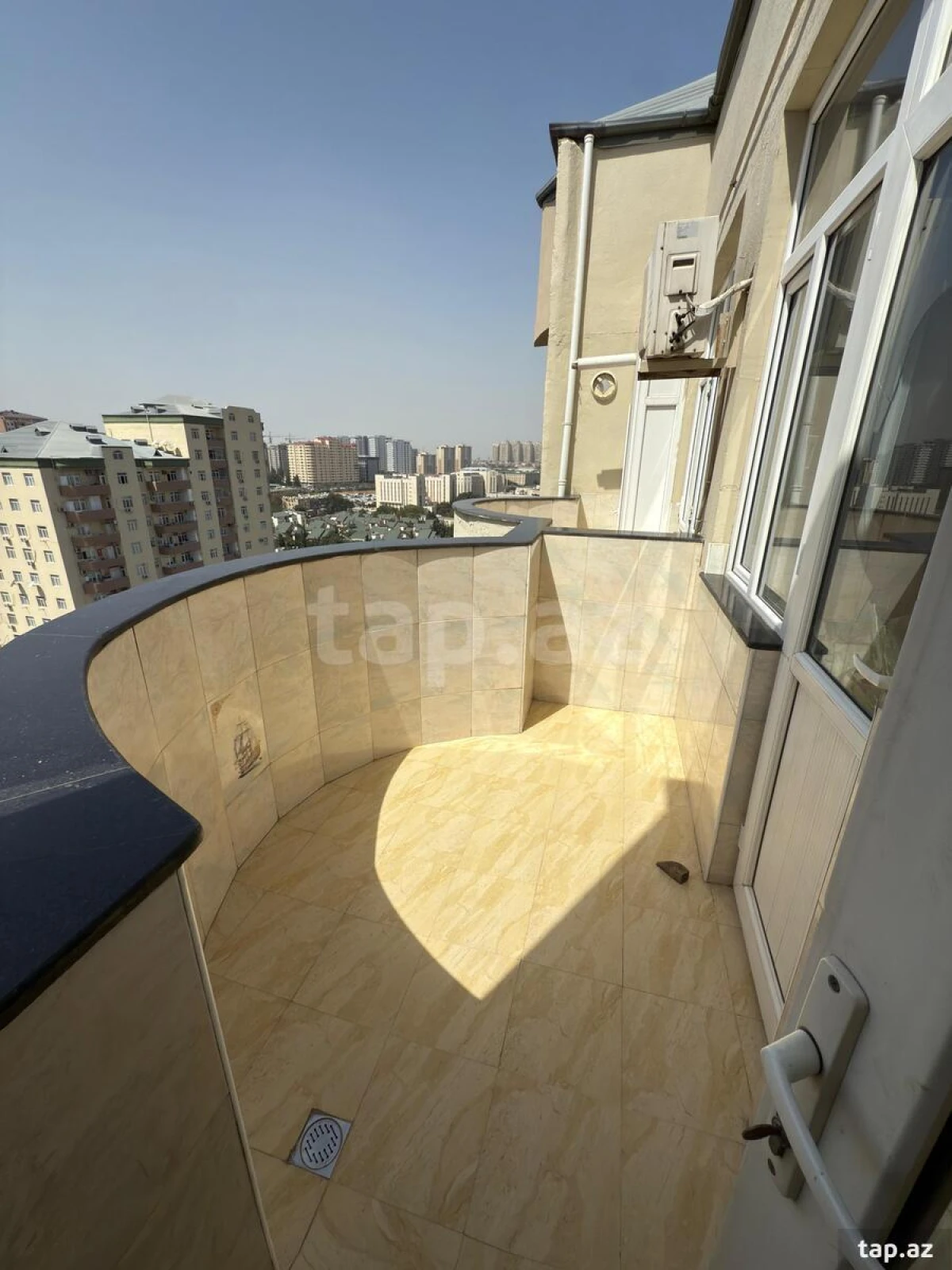 Satılır 3 otaqlı yeni tikili 100 m²