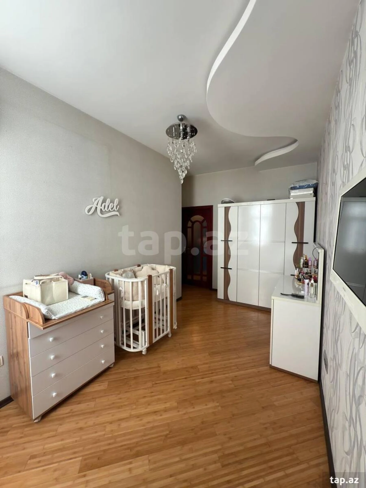 Satılır 3 otaqlı yeni tikili 100 m²