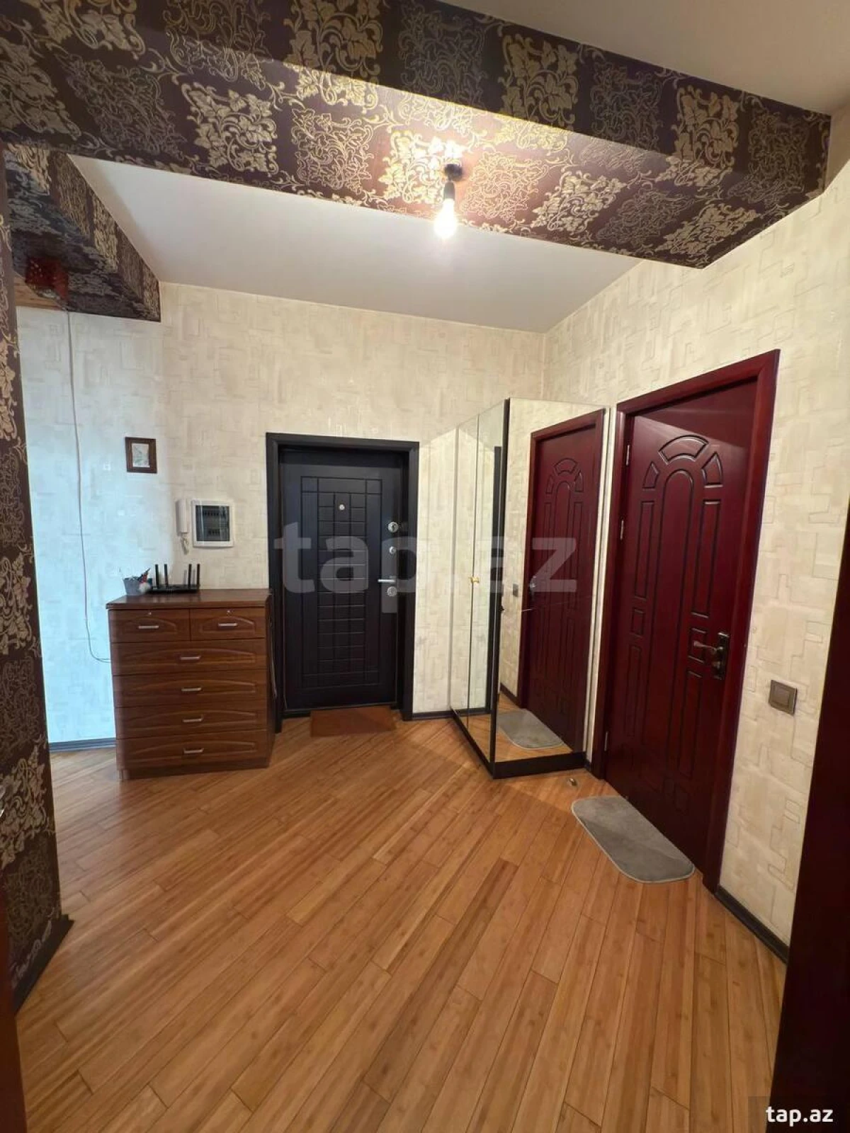 Satılır 3 otaqlı yeni tikili 100 m²