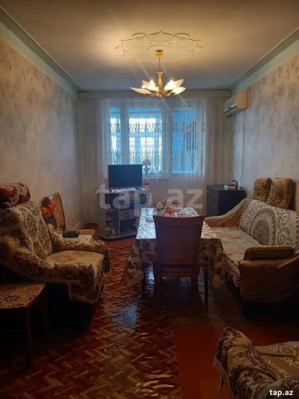 Satılır 4 otaqlı mənzil 105 m²