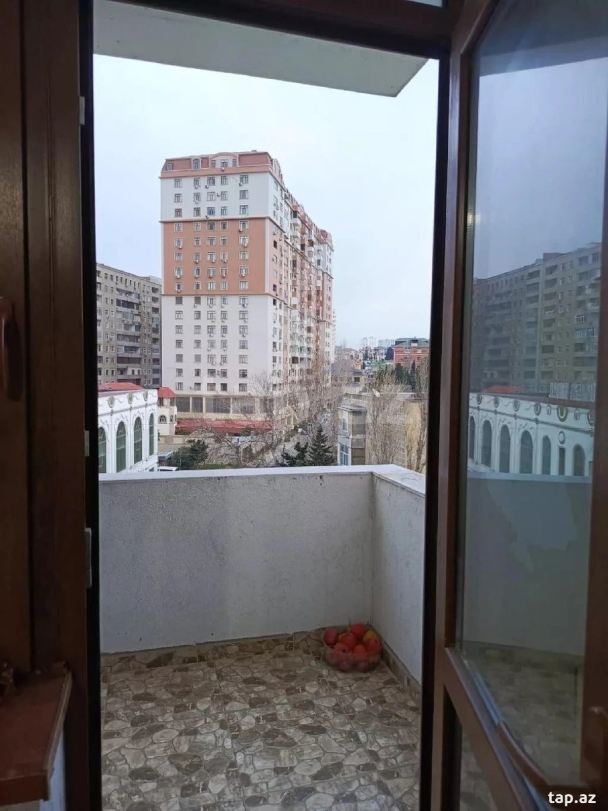 Kirayə verilir 2 otaqlı yeni tikili 108 m²