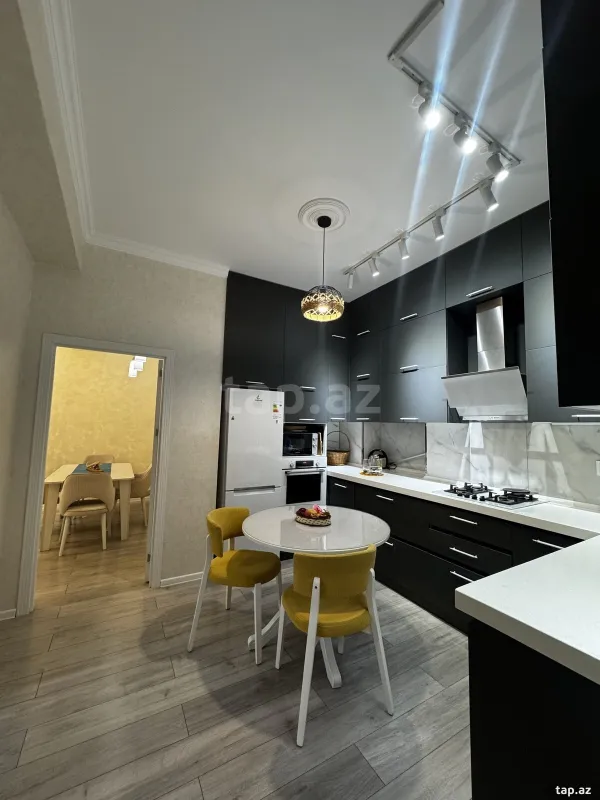 Satılır 3 otaqlı yeni tikili 95 m²