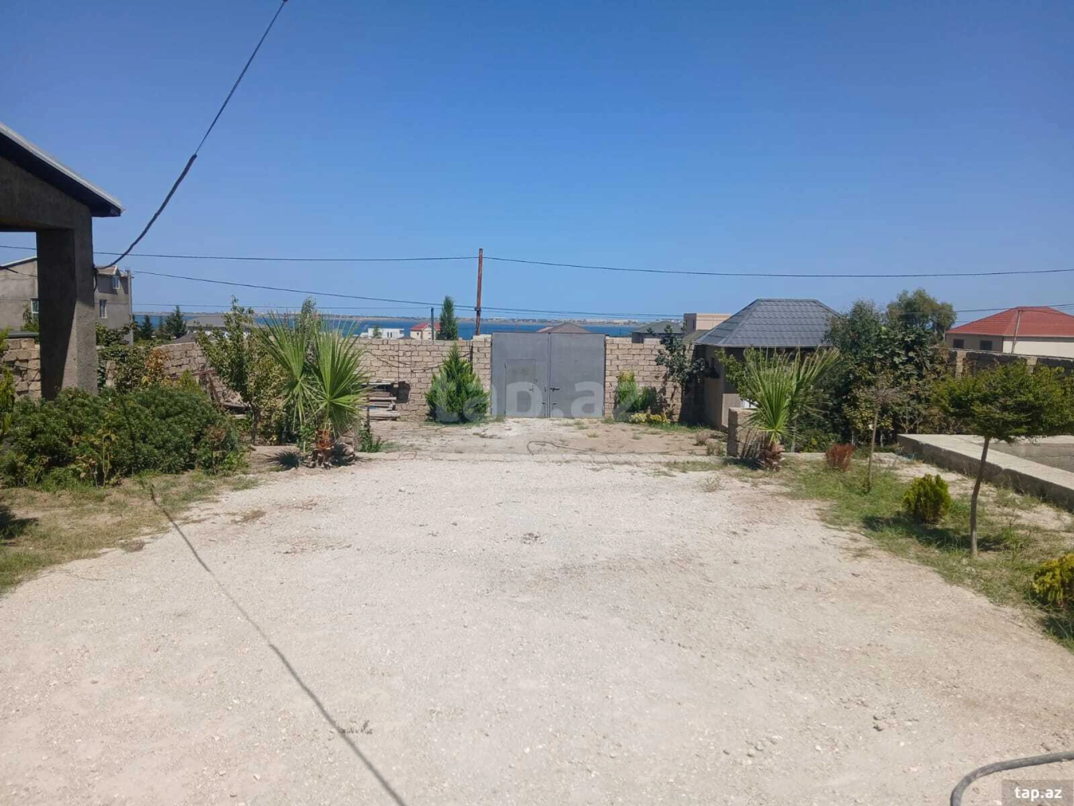 Satılır 6 otaqlı həyət evi