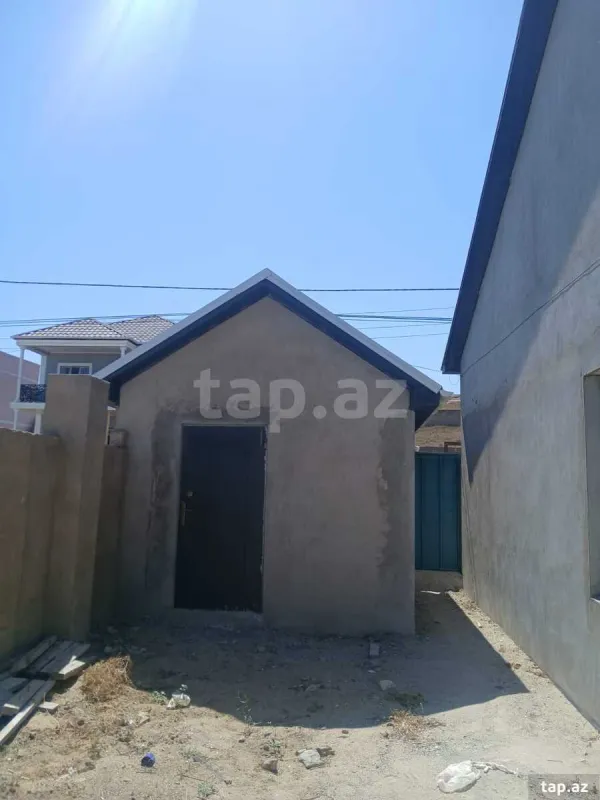 Satılır 6 otaqlı həyət evi