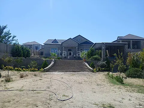 Satılır 6 otaqlı həyət evi