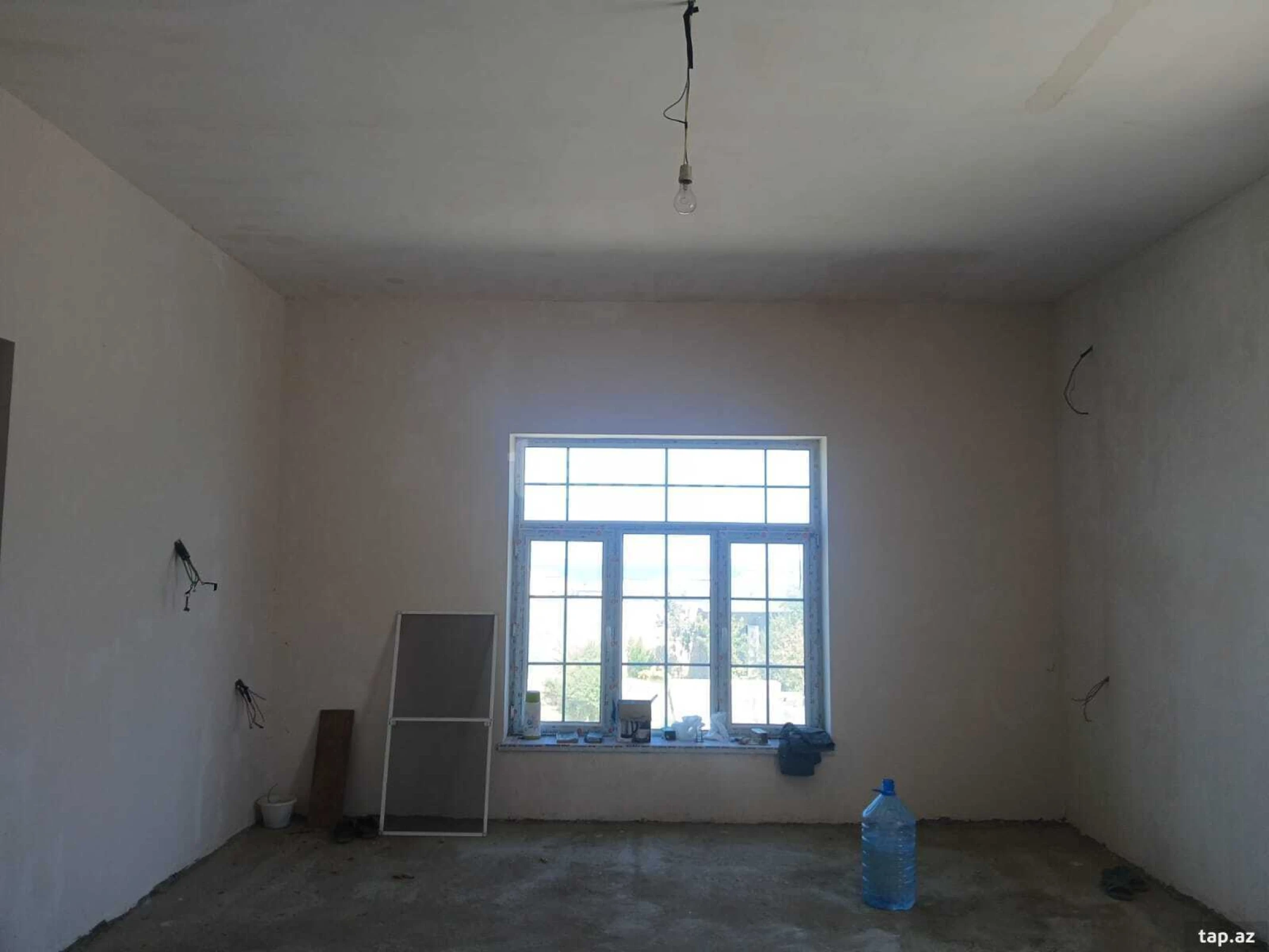 Satılır 6 otaqlı həyət evi