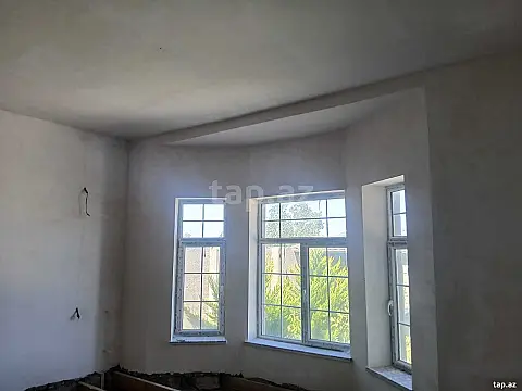 Satılır 6 otaqlı həyət evi