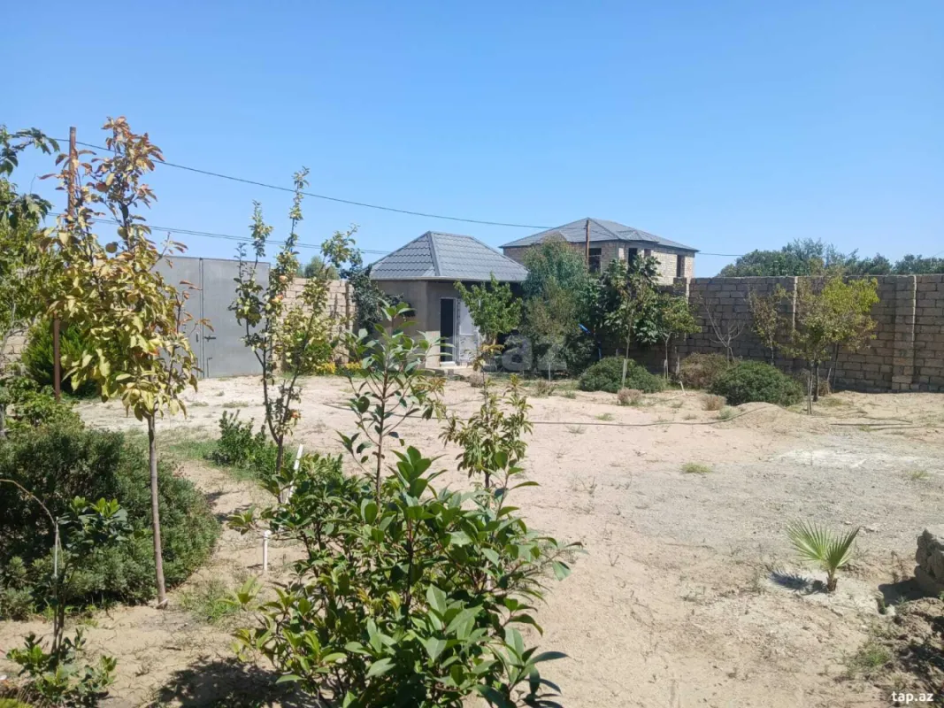 Satılır 6 otaqlı həyət evi