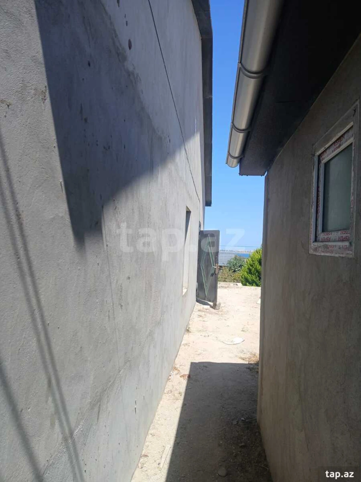 Satılır 6 otaqlı həyət evi