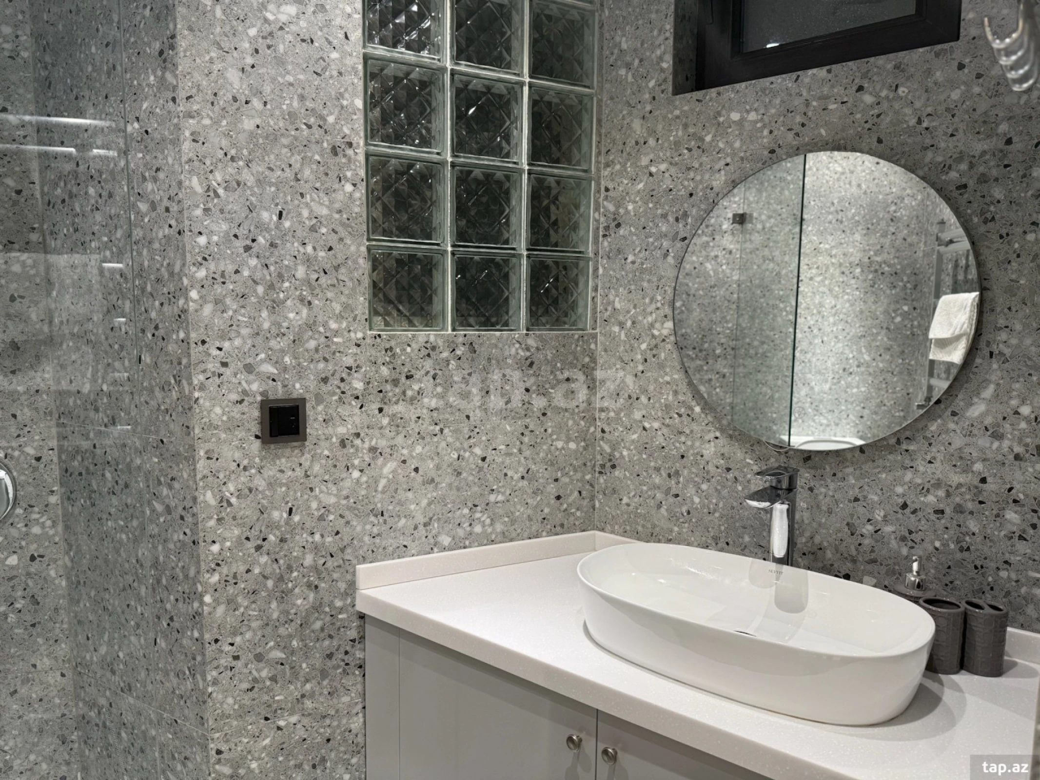 Kirayə verilir 2 otaqlı mənzil 50 m²