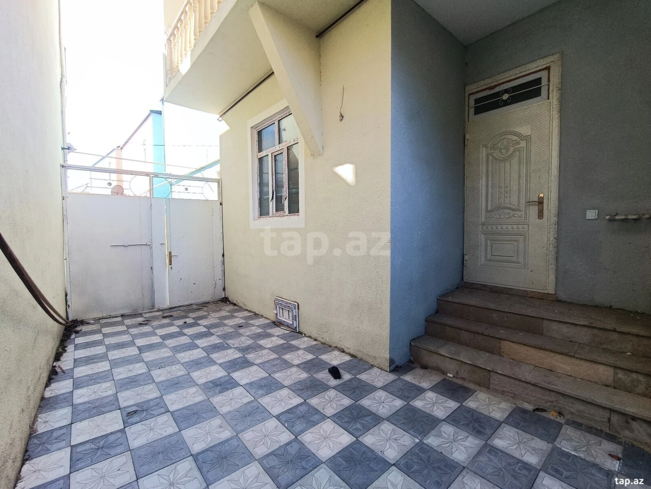 Satılır 4 otaqlı həyət evi