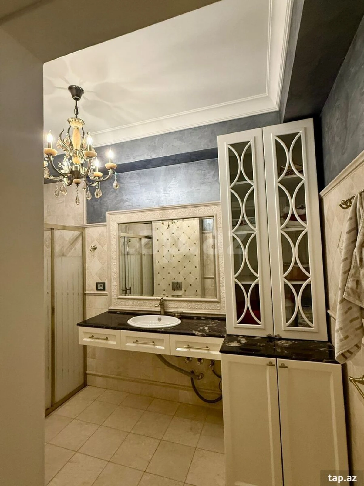 Kirayə verilir 4 otaqlı yeni tikili 200 m²