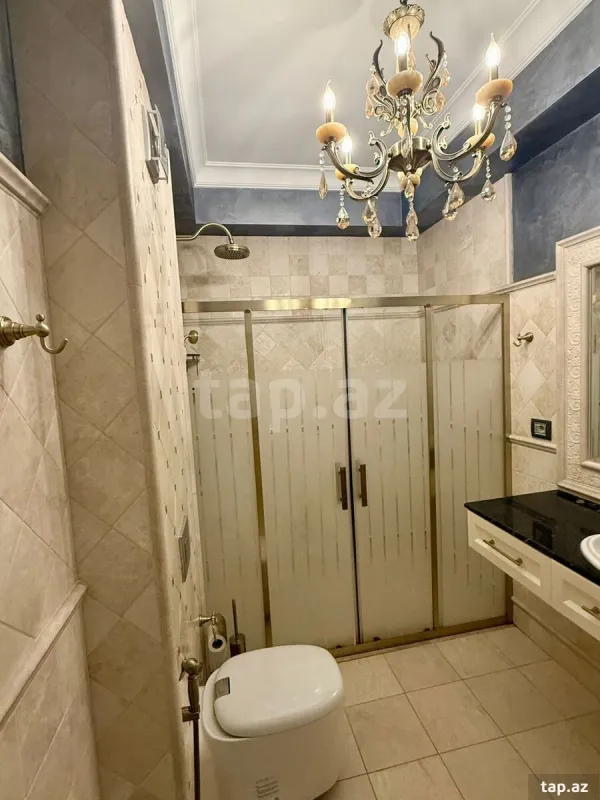 Kirayə verilir 4 otaqlı yeni tikili 200 m²