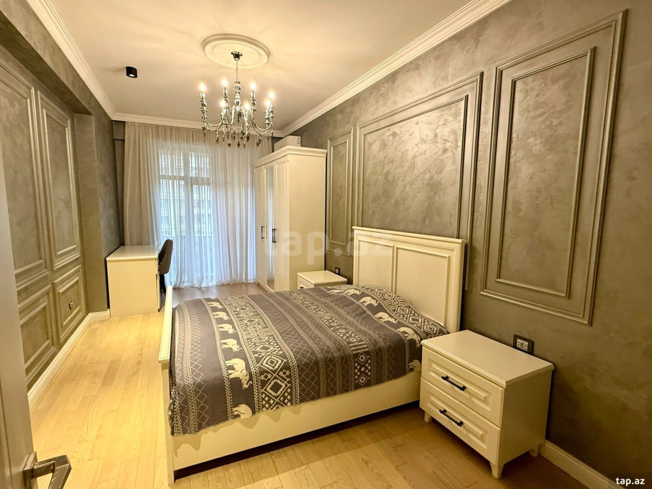 Kirayə verilir 4 otaqlı yeni tikili 200 m²