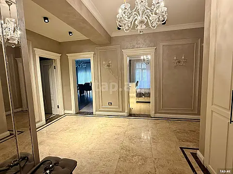 Kirayə verilir 4 otaqlı yeni tikili 200 m²