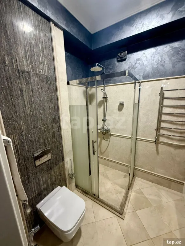 Kirayə verilir 4 otaqlı yeni tikili 200 m²