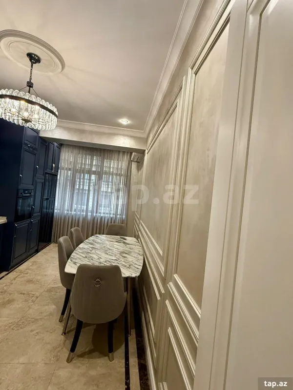 Kirayə verilir 4 otaqlı yeni tikili 200 m²