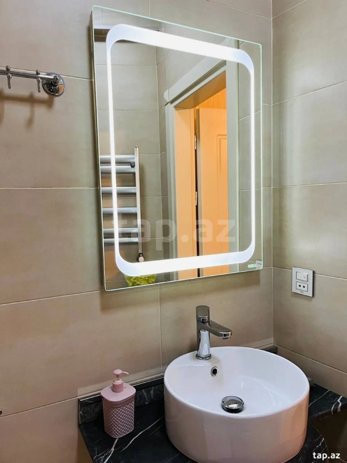 Kirayə verilir 4 otaqlı yeni tikili 160 m²