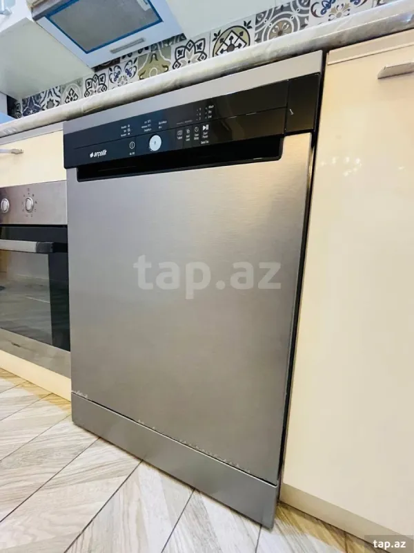 Kirayə verilir 4 otaqlı yeni tikili 160 m²