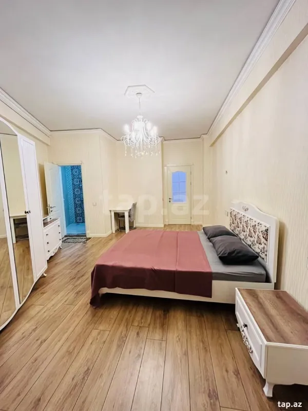 Kirayə verilir 4 otaqlı yeni tikili 160 m²