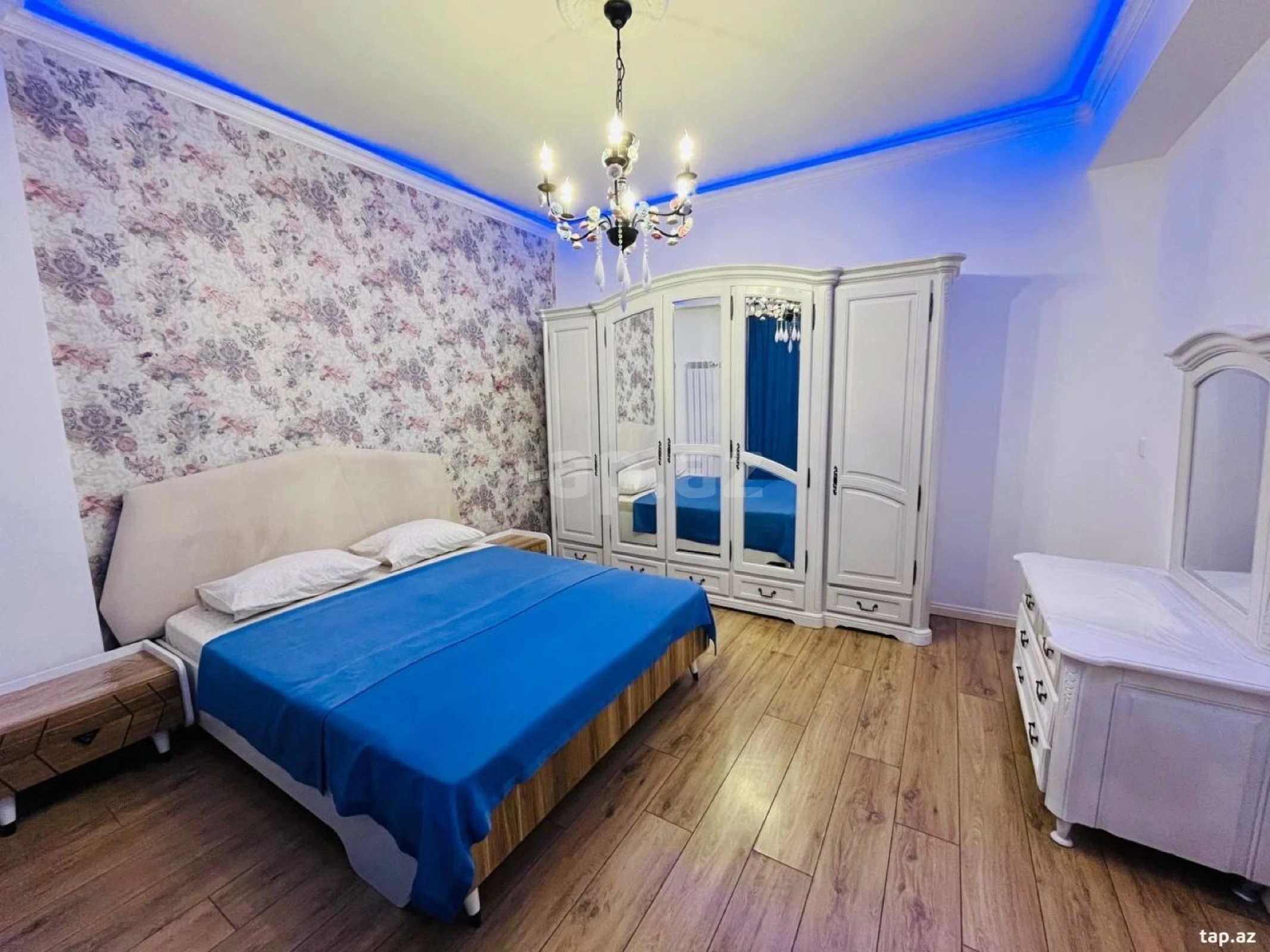 Kirayə verilir 4 otaqlı yeni tikili 160 m²