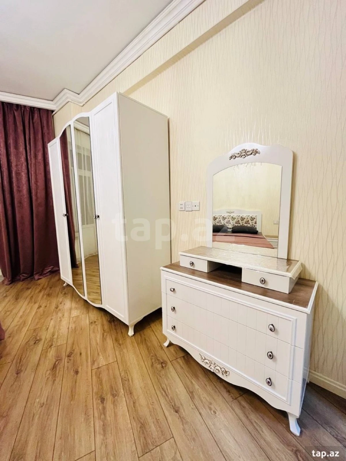 Kirayə verilir 4 otaqlı yeni tikili 160 m²