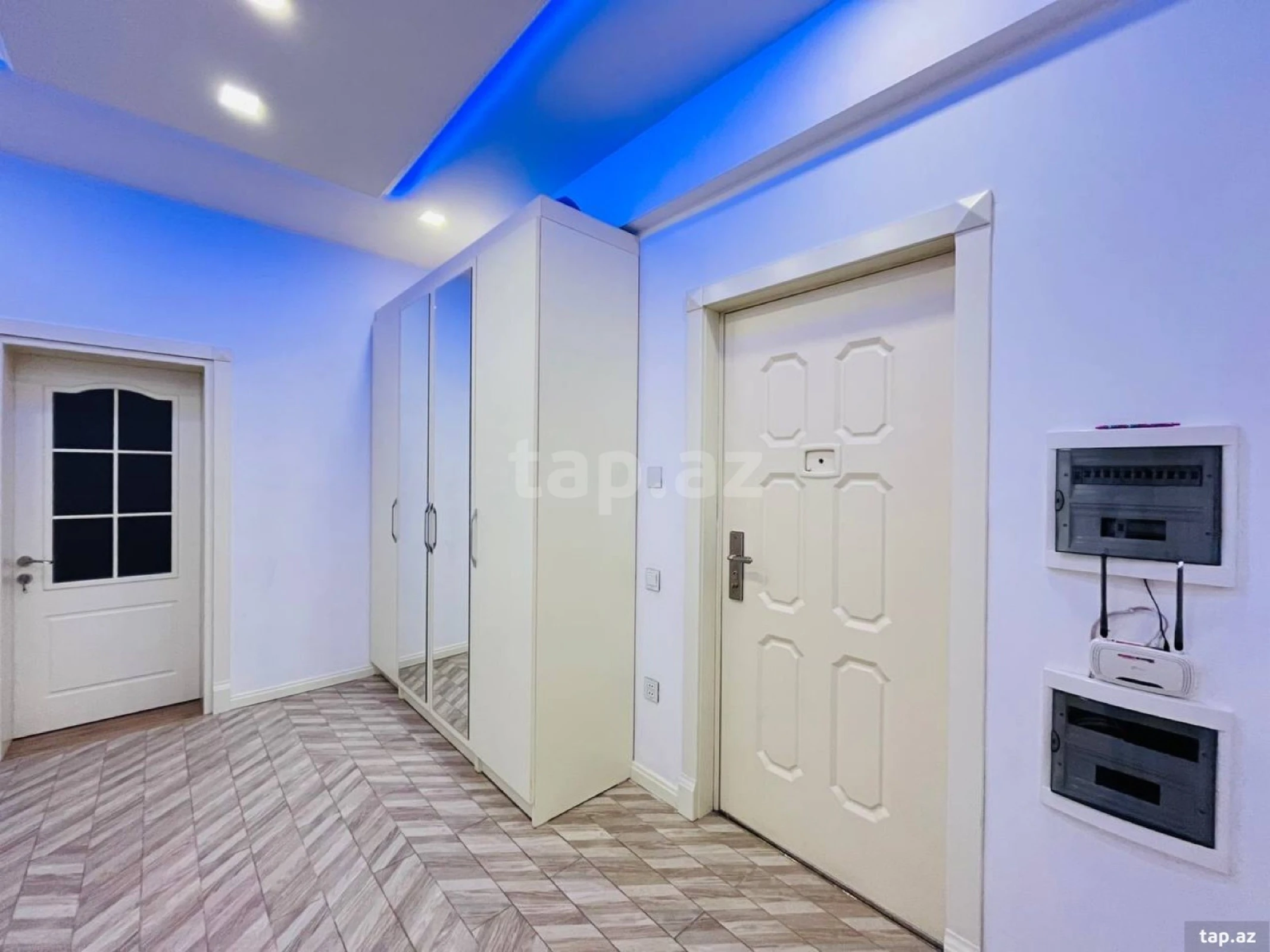 Kirayə verilir 4 otaqlı yeni tikili 160 m²