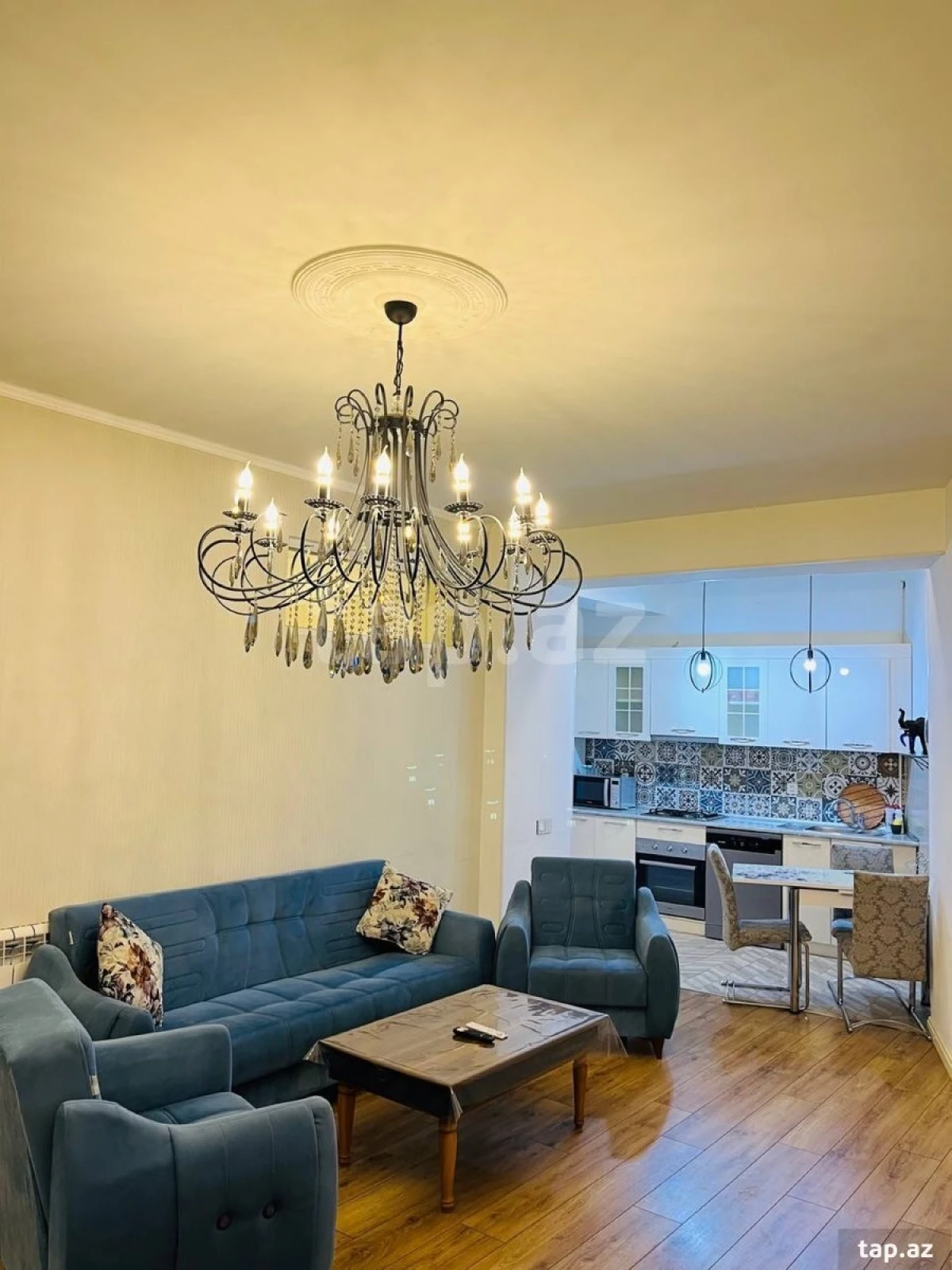 Kirayə verilir 4 otaqlı yeni tikili 160 m²