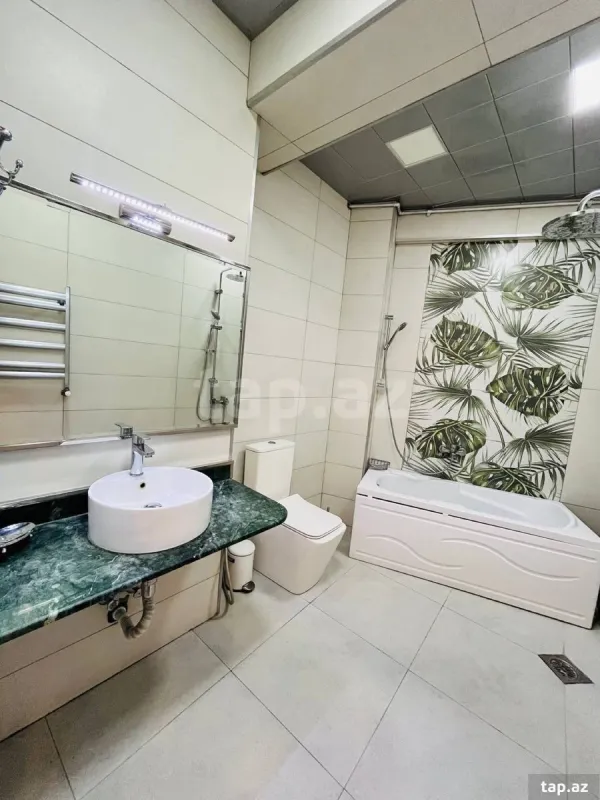 Kirayə verilir 4 otaqlı yeni tikili 160 m²