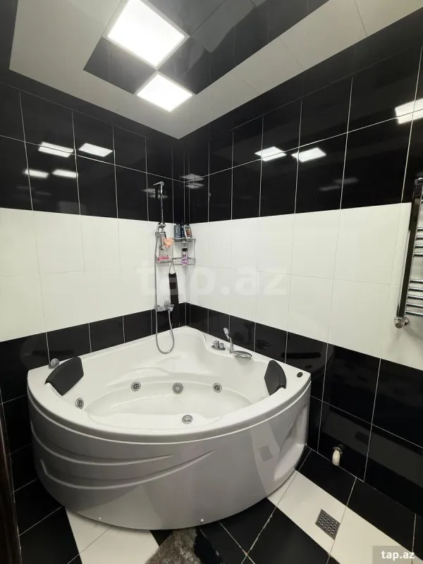 Kirayə verilir 2 otaqlı yeni tikili 110 m²