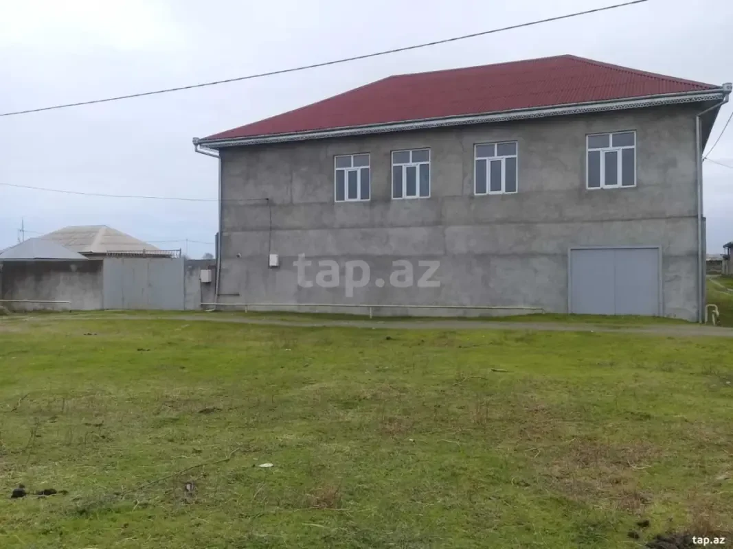 Satılır 7 otaqlı həyət evi 120 m²