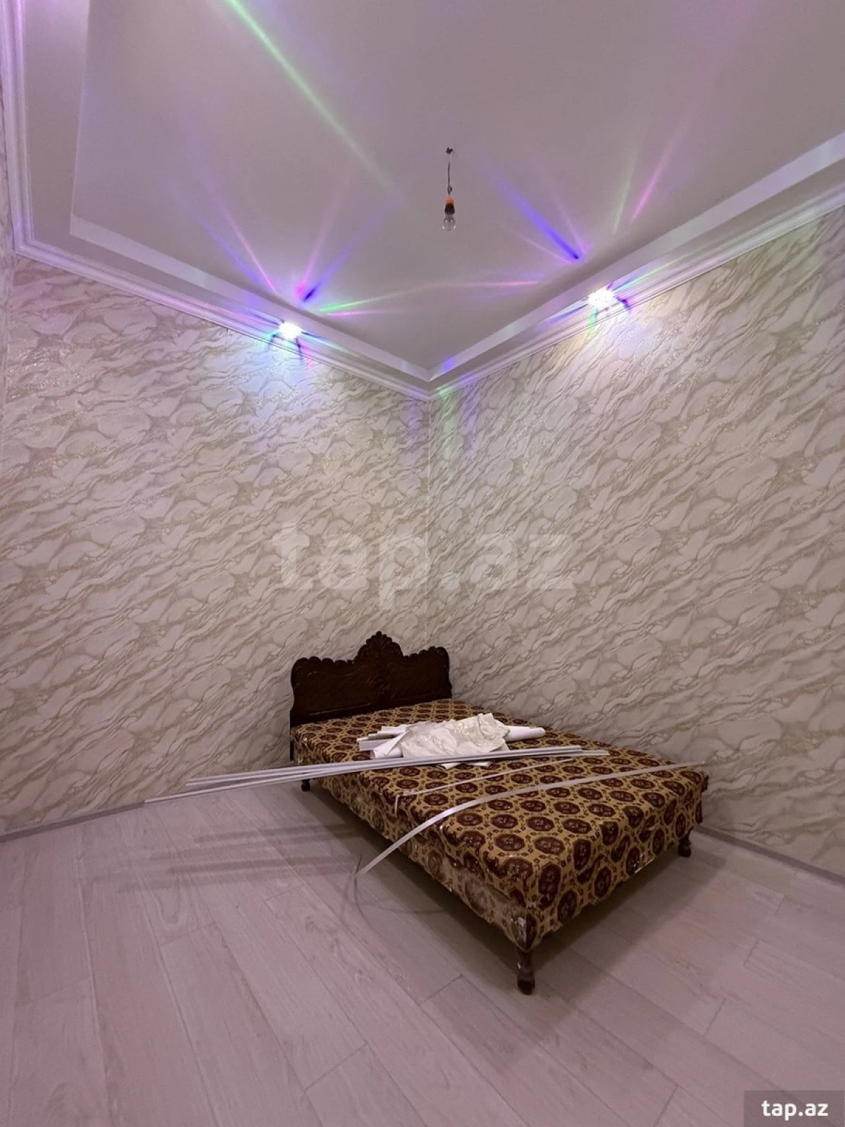 Satılır 3 otaqlı həyət evi