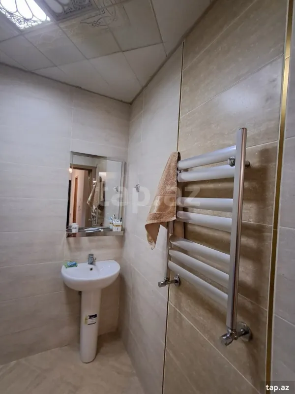 Satılır 3 otaqlı yeni tikili 90 m²