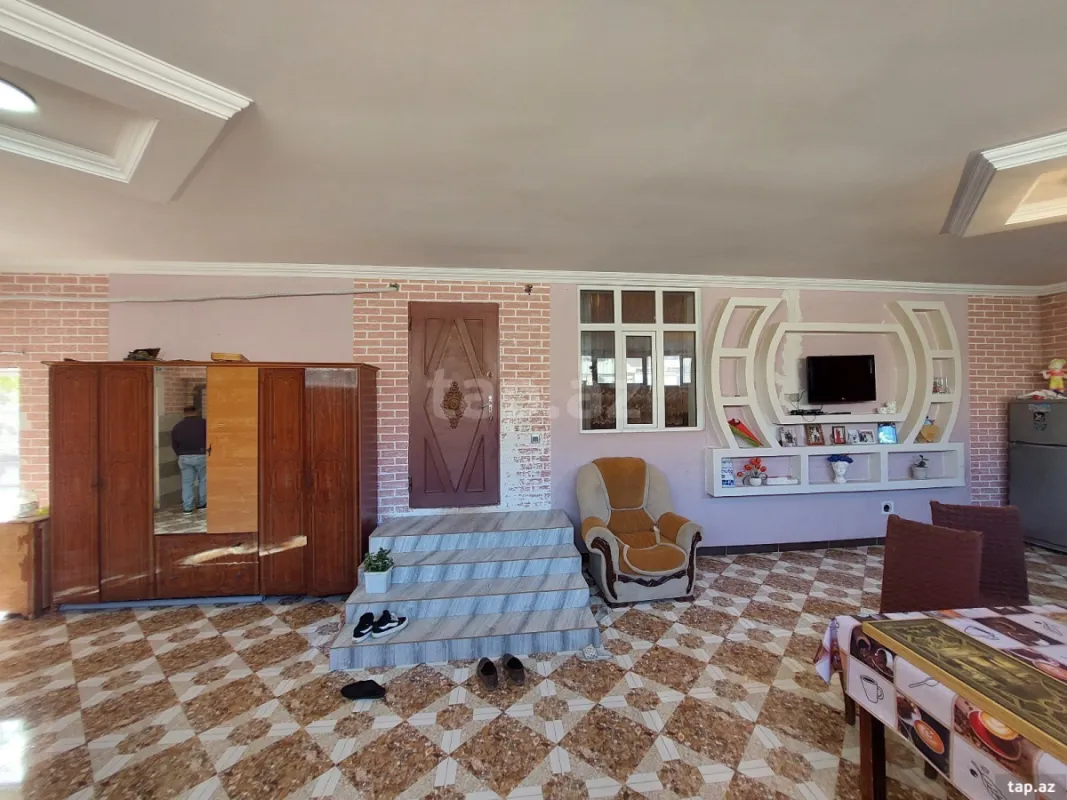 Satılır 4 otaqlı həyət evi