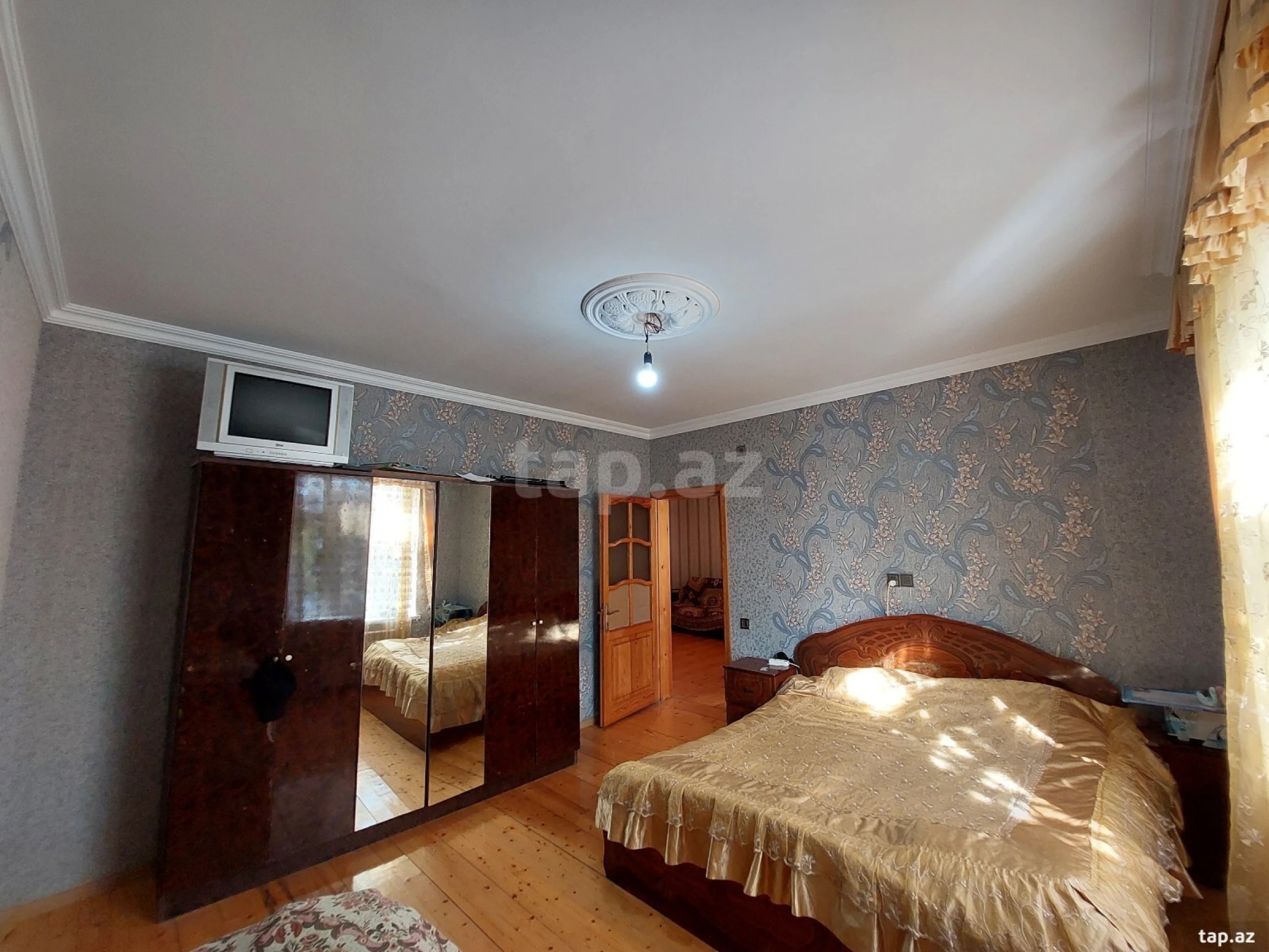 Satılır 4 otaqlı həyət evi