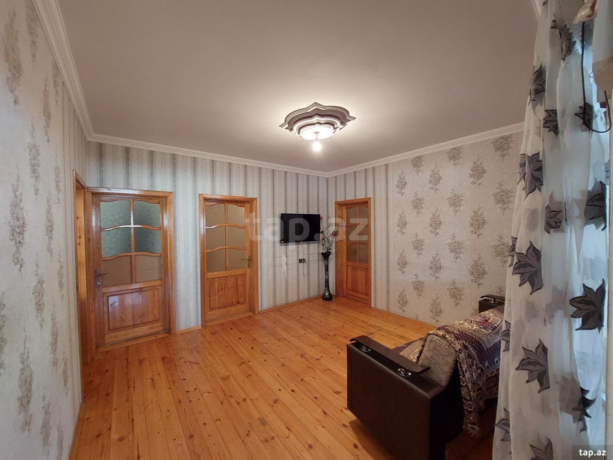 Satılır 4 otaqlı həyət evi