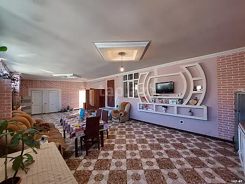 Satılır 4 otaqlı həyət evi