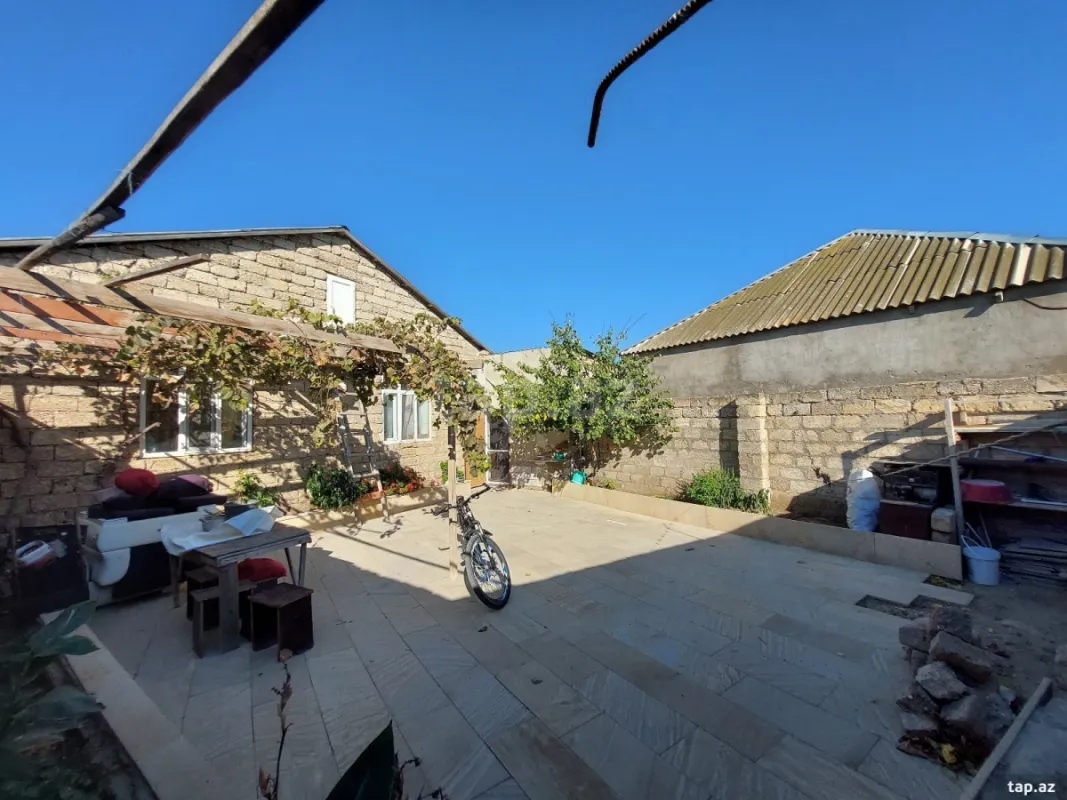 Satılır 4 otaqlı həyət evi