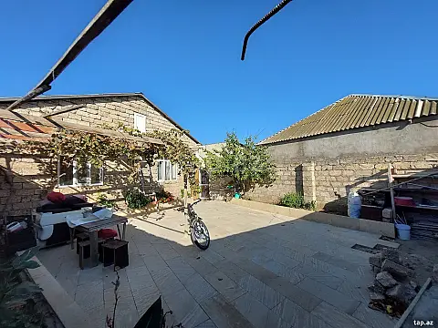 Satılır 4 otaqlı həyət evi