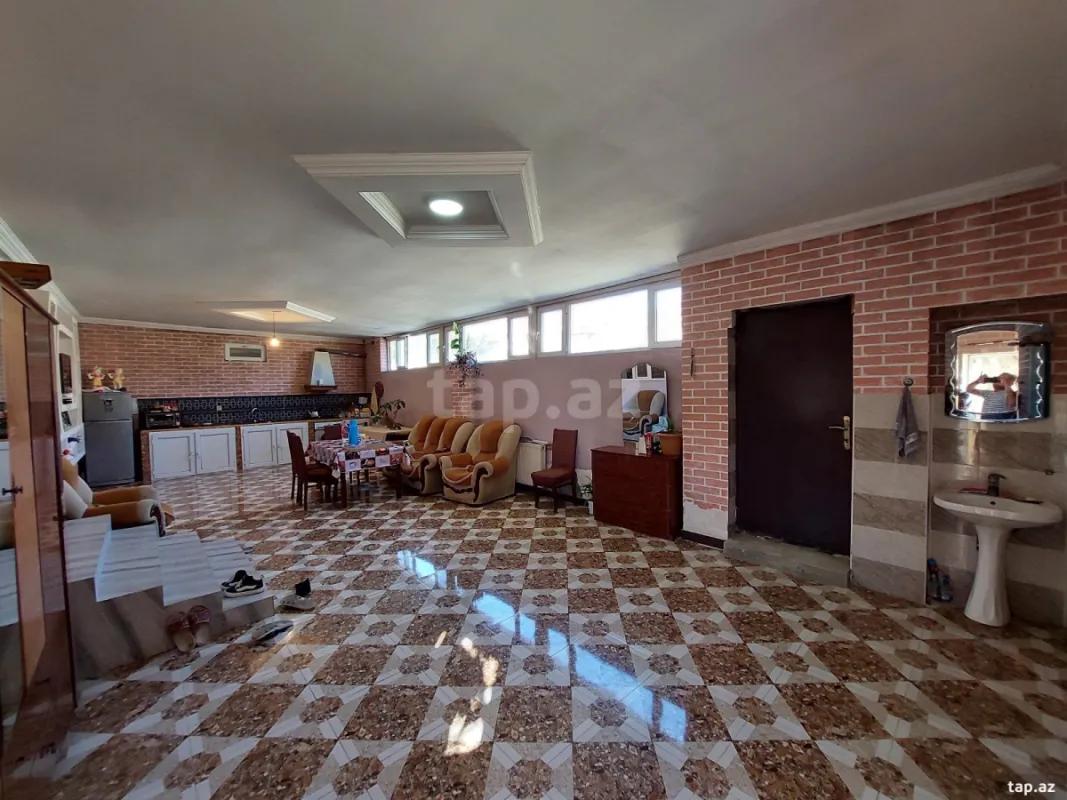 Satılır 4 otaqlı həyət evi