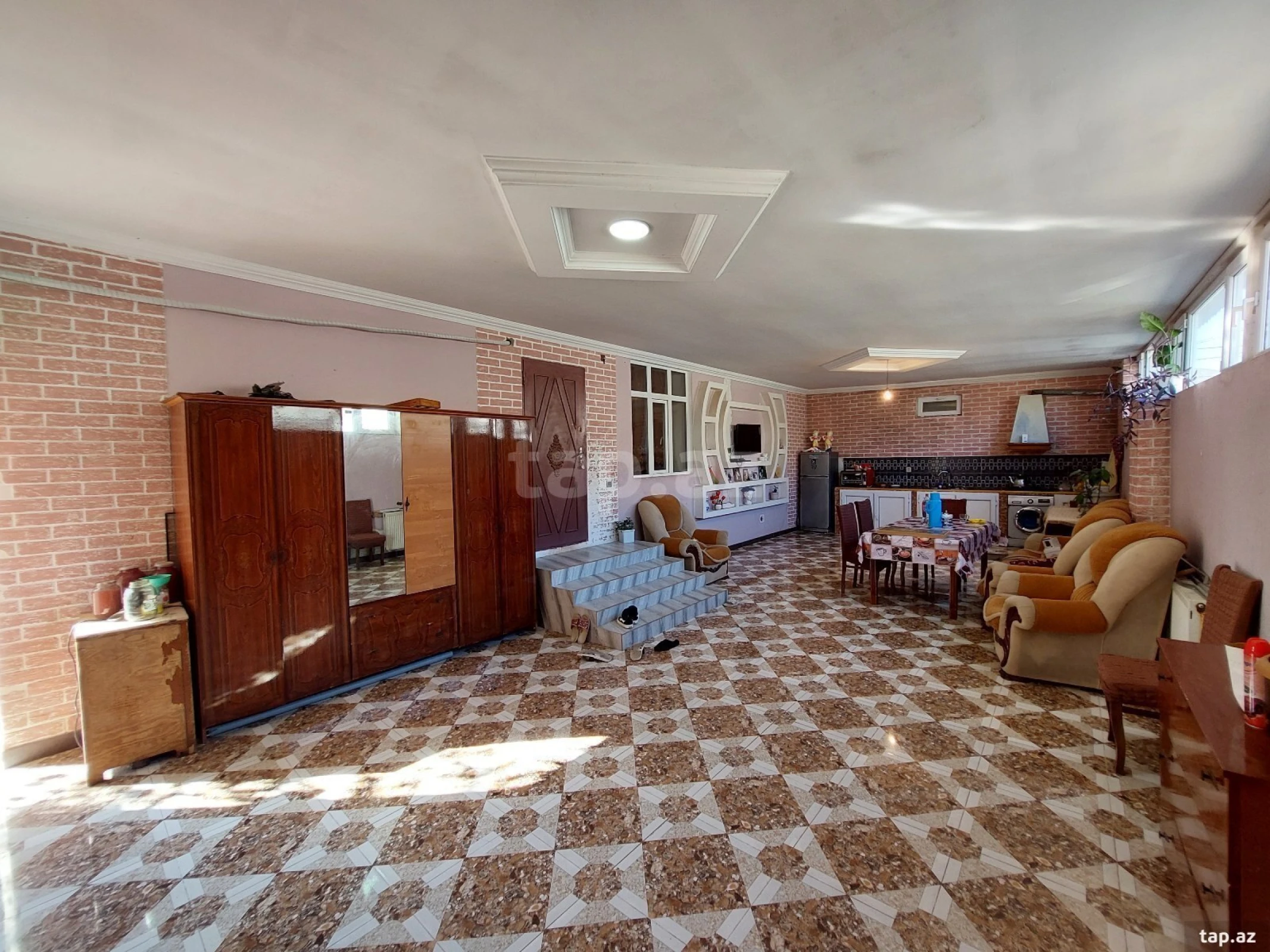 Satılır 4 otaqlı həyət evi