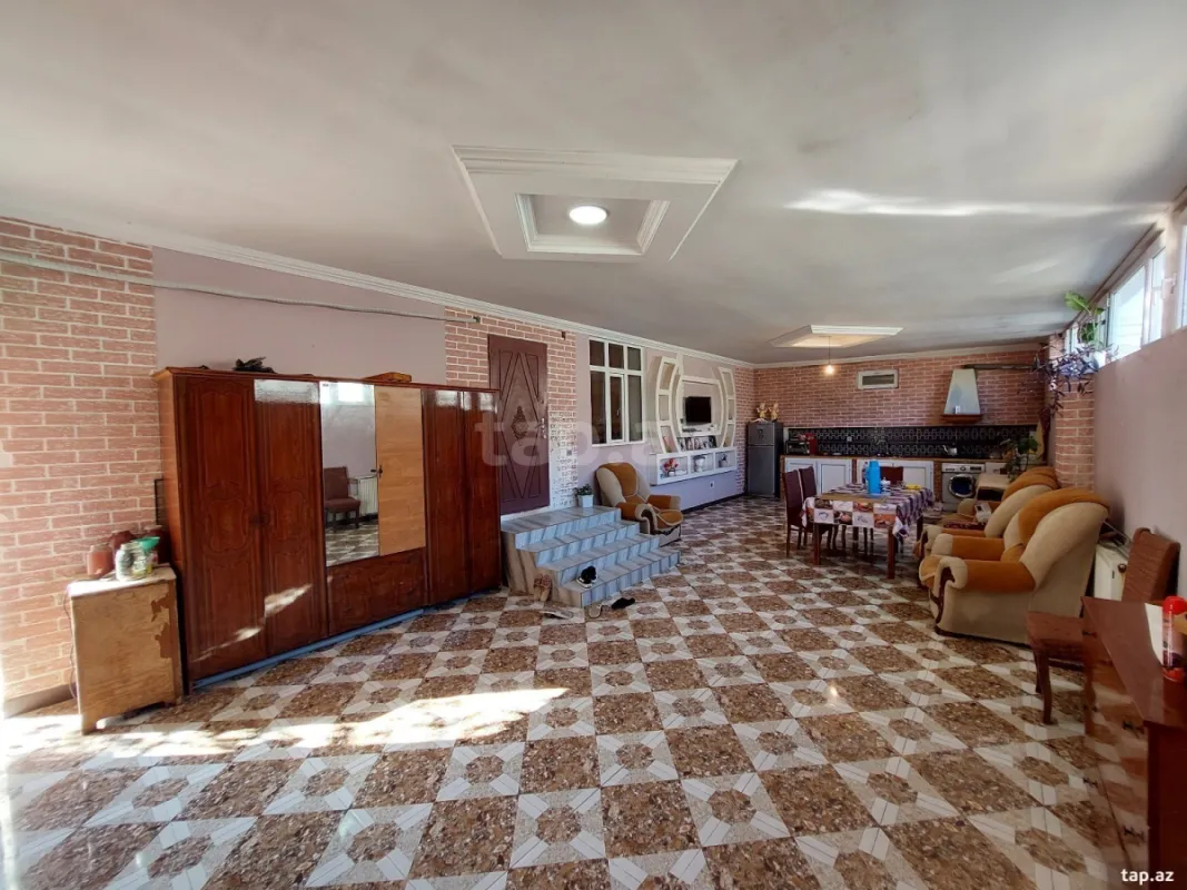 Satılır 4 otaqlı həyət evi