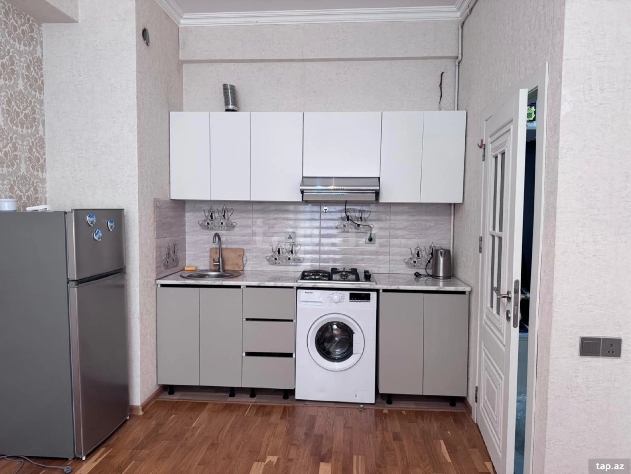 Kirayə verilir 2 otaqlı yeni tikili 50 m²
