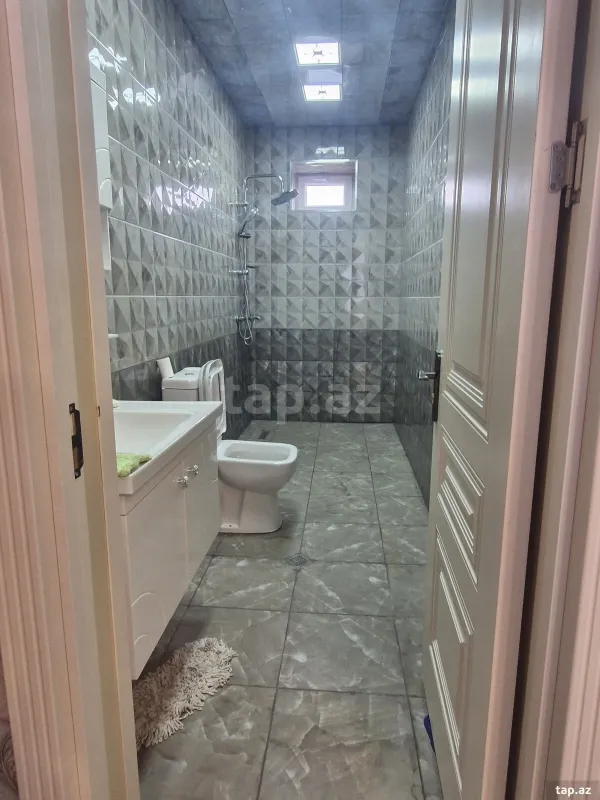 Kirayə verilir 3 otaqlı həyət evi