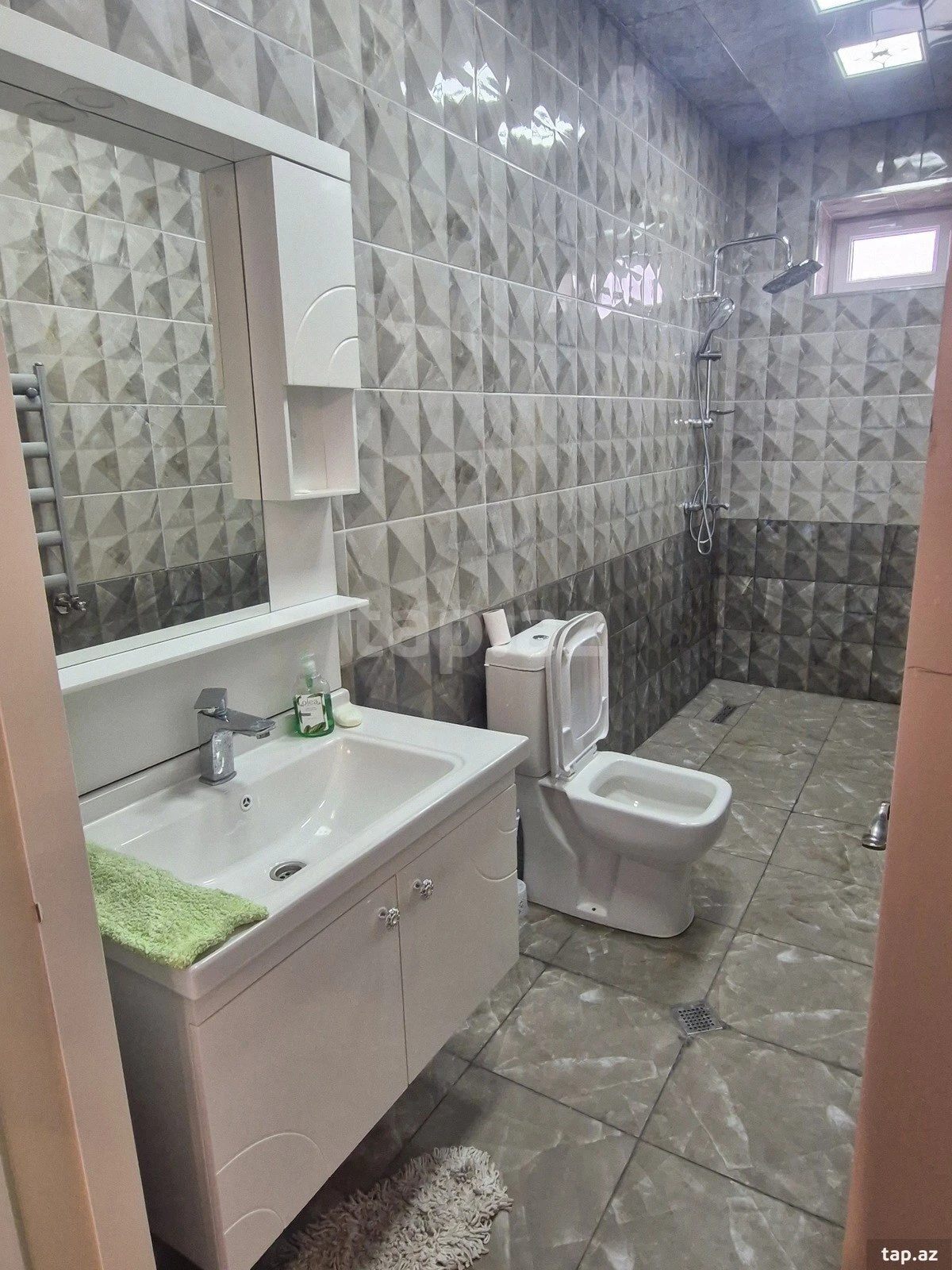 Kirayə verilir 3 otaqlı həyət evi