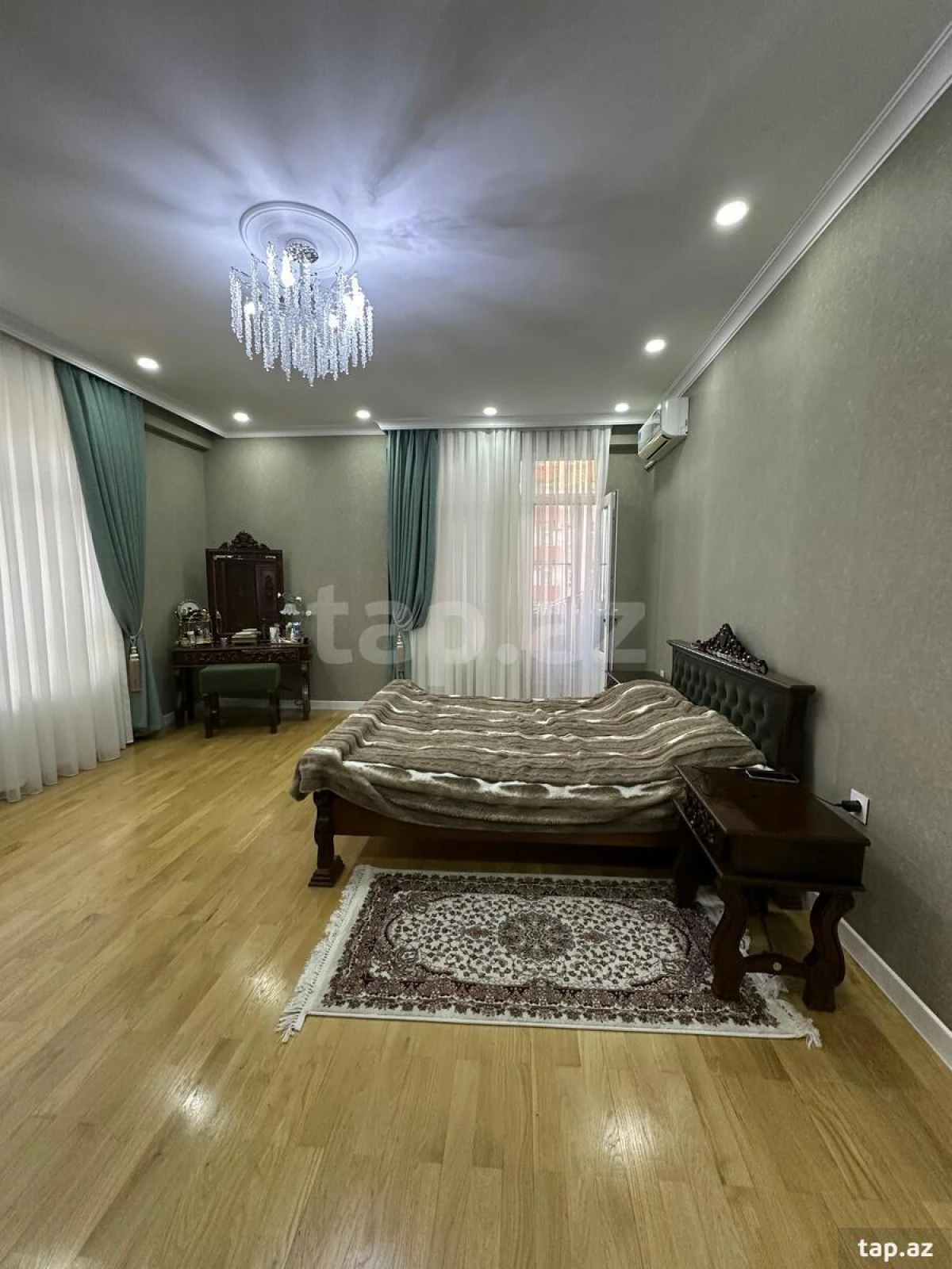 Satılır 3 otaqlı yeni tikili 137 m²